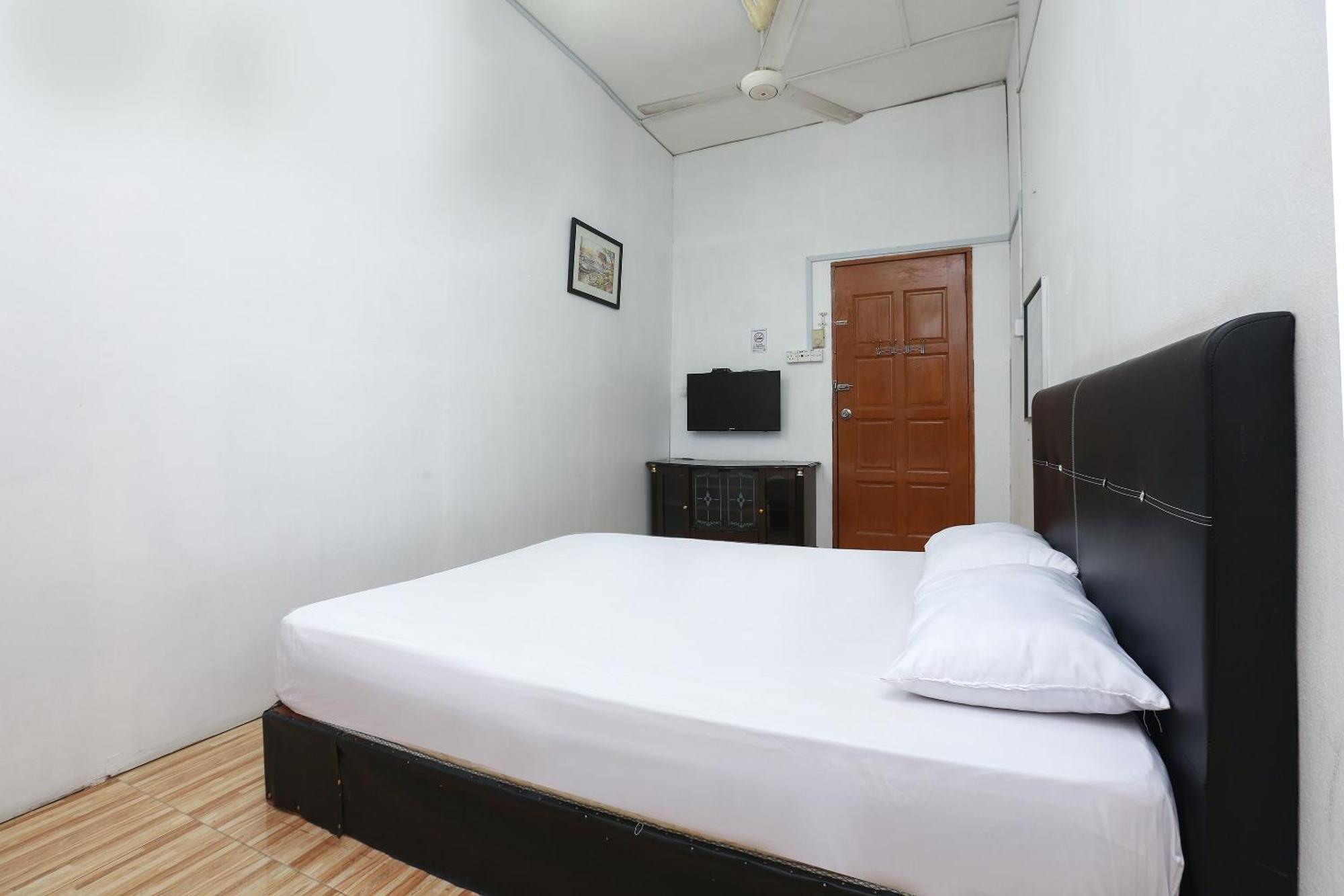 Oyo 89755 D&D Budget Inn Kota Bharu Exterior foto